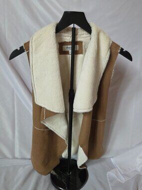 Charlotte Russe Faux Shearling Vest | Size Small | Camel & Cream